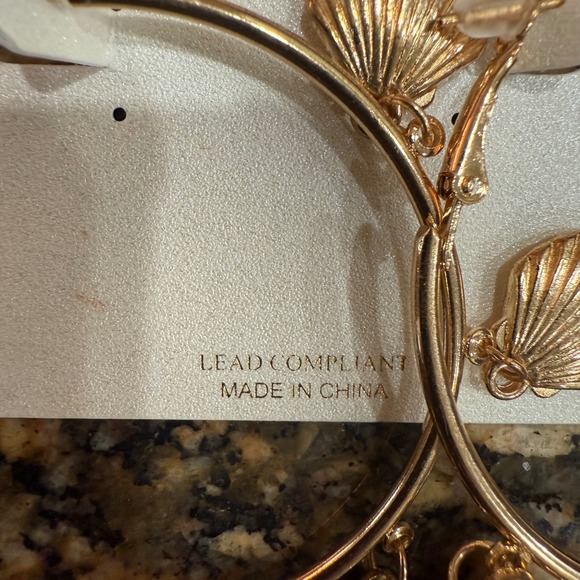 House of Harlow Gold Shell Starfish Charm Bracelet & Natasha Gold Shell Earring - Picture 5 of 8